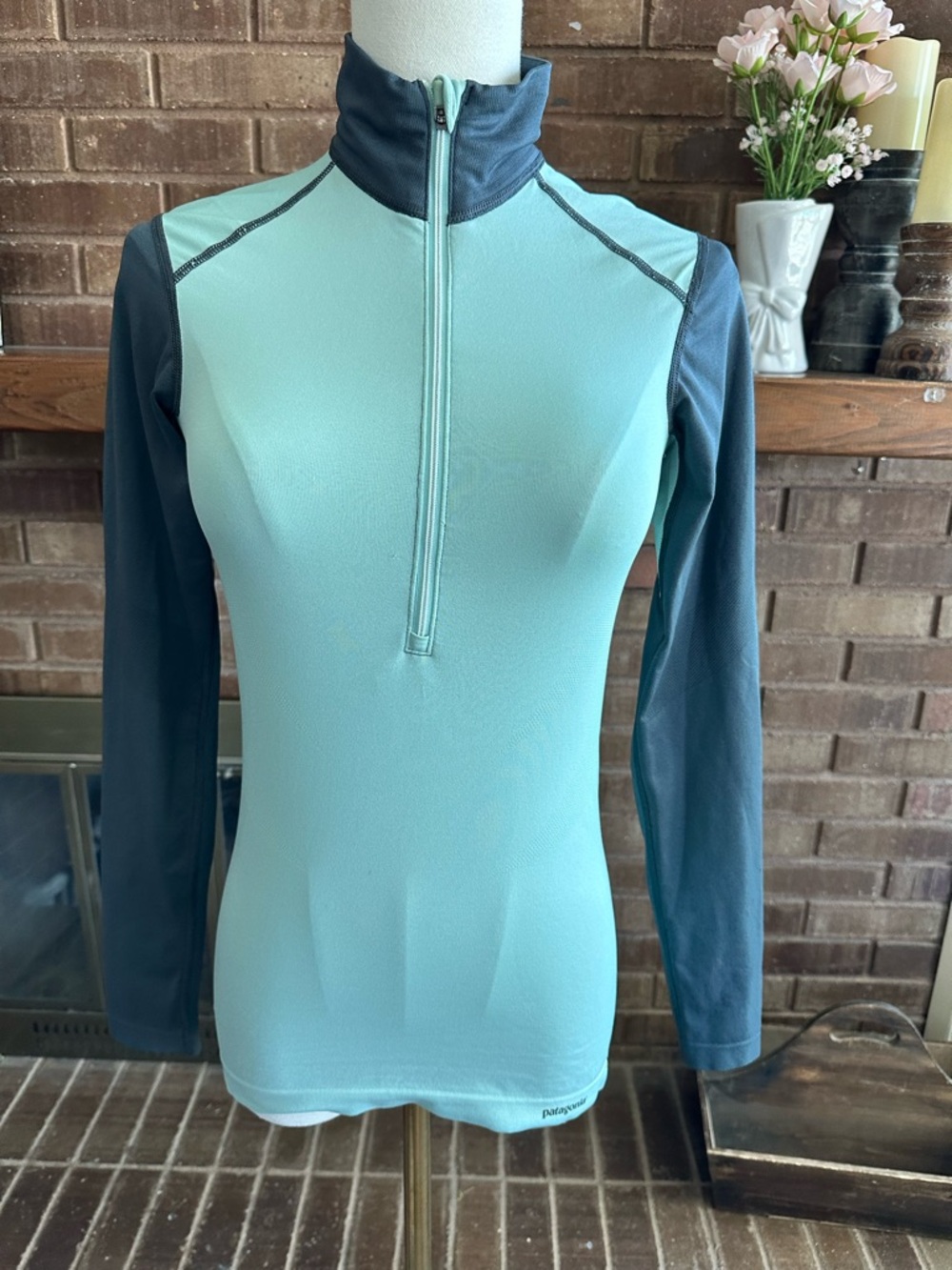 Patagonia Capilene 1 Silkweight Quarter Zip Base Layer Top Mint Blue - Size S
